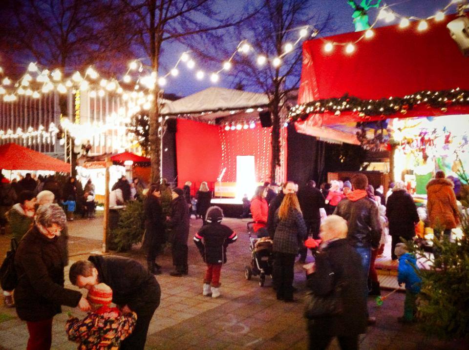 Bühne auf dem Weihnachtsmarkt in Kassel
